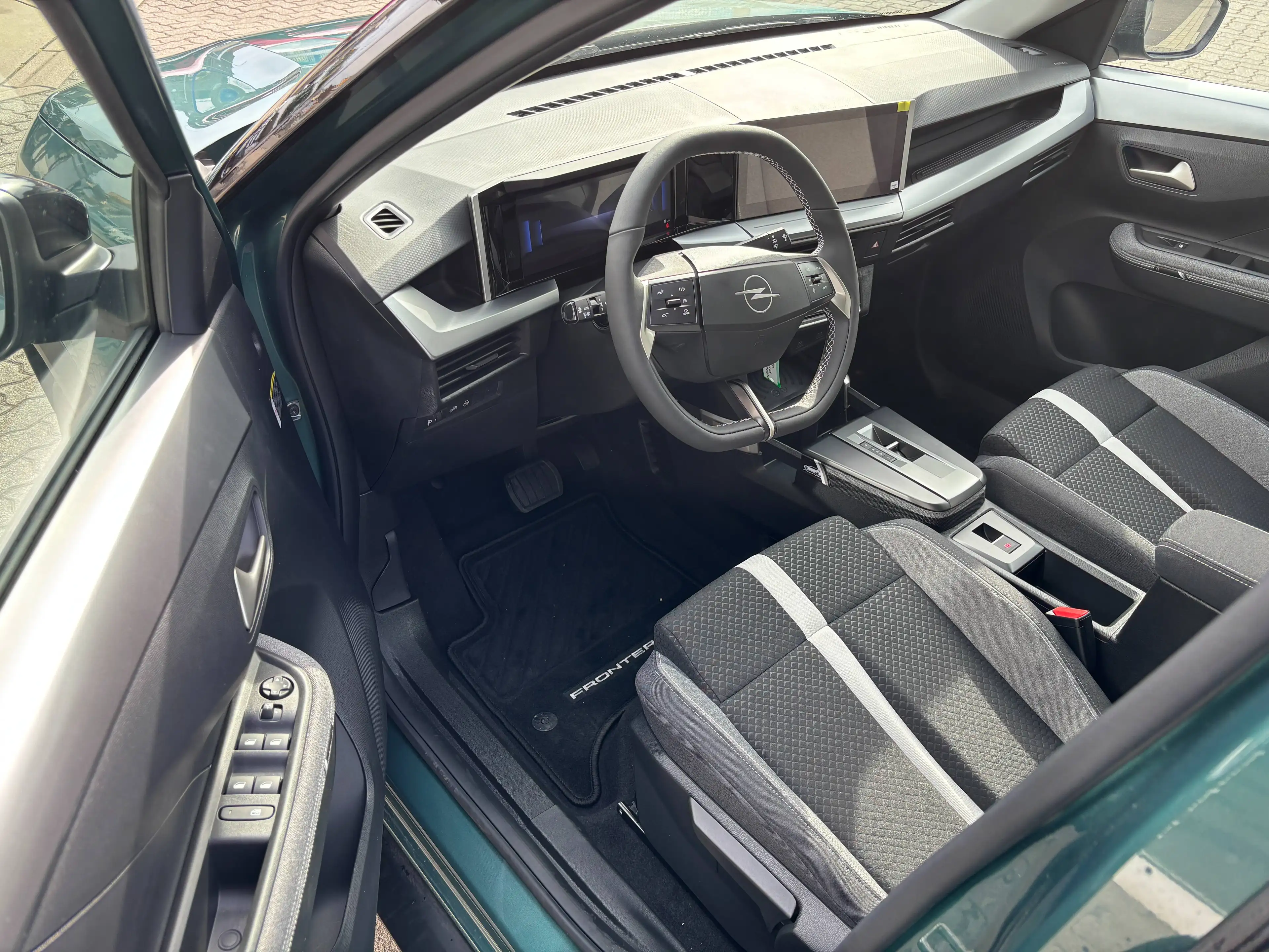 Opel Frontera GS 1.2 107 kW — photo 12