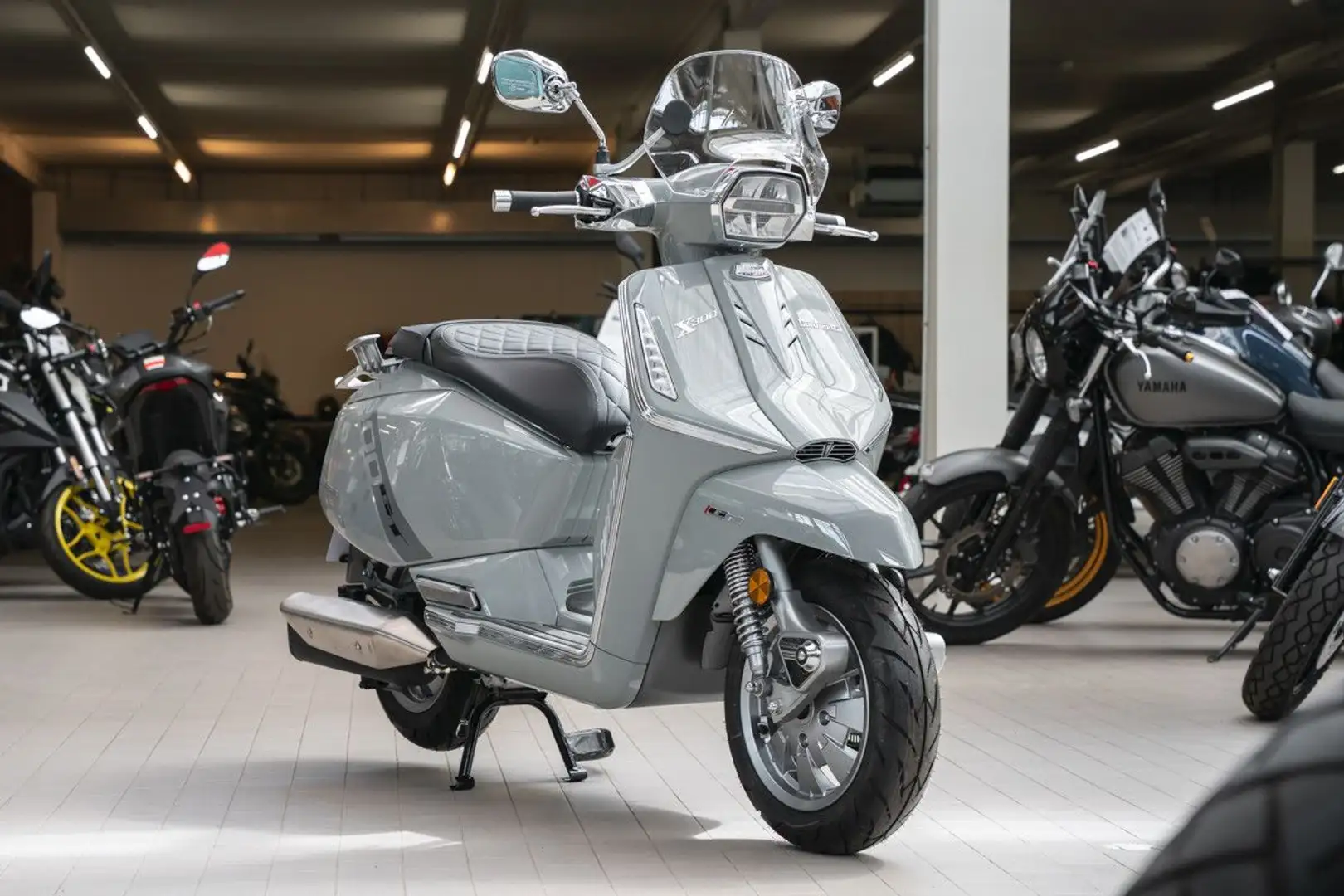 Lambretta X300 GT, sofort lieferbar, Lieferservice Grau - 2