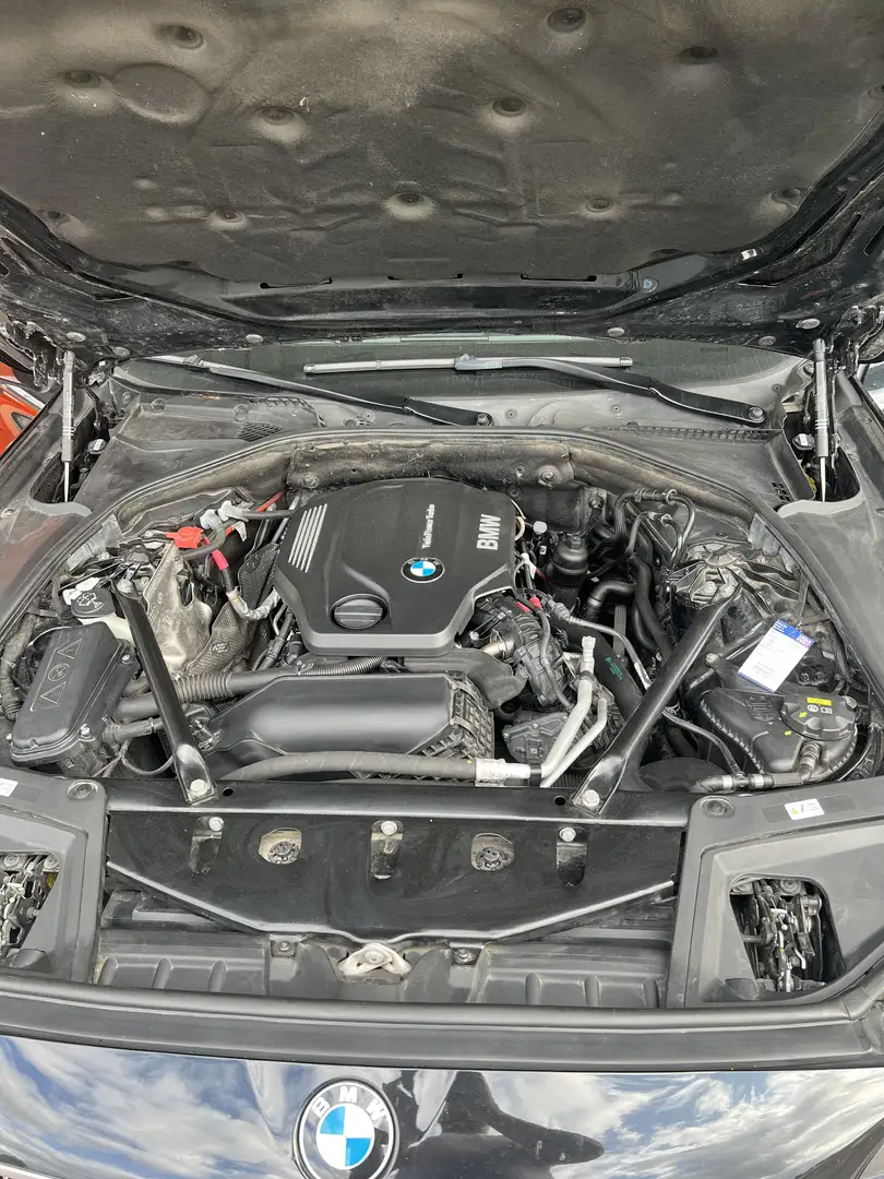 BMW 520 520d Touring Aut. Luxury Line - 2