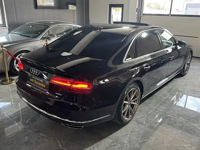 Audi A8 view 7