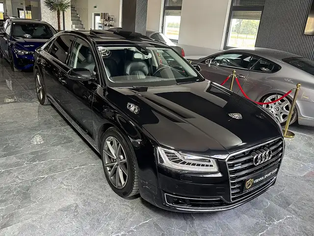 Audi A8 view 4