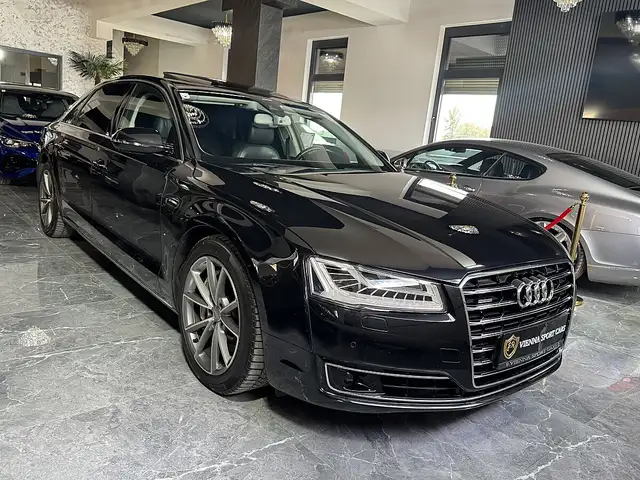Audi A8 view 5