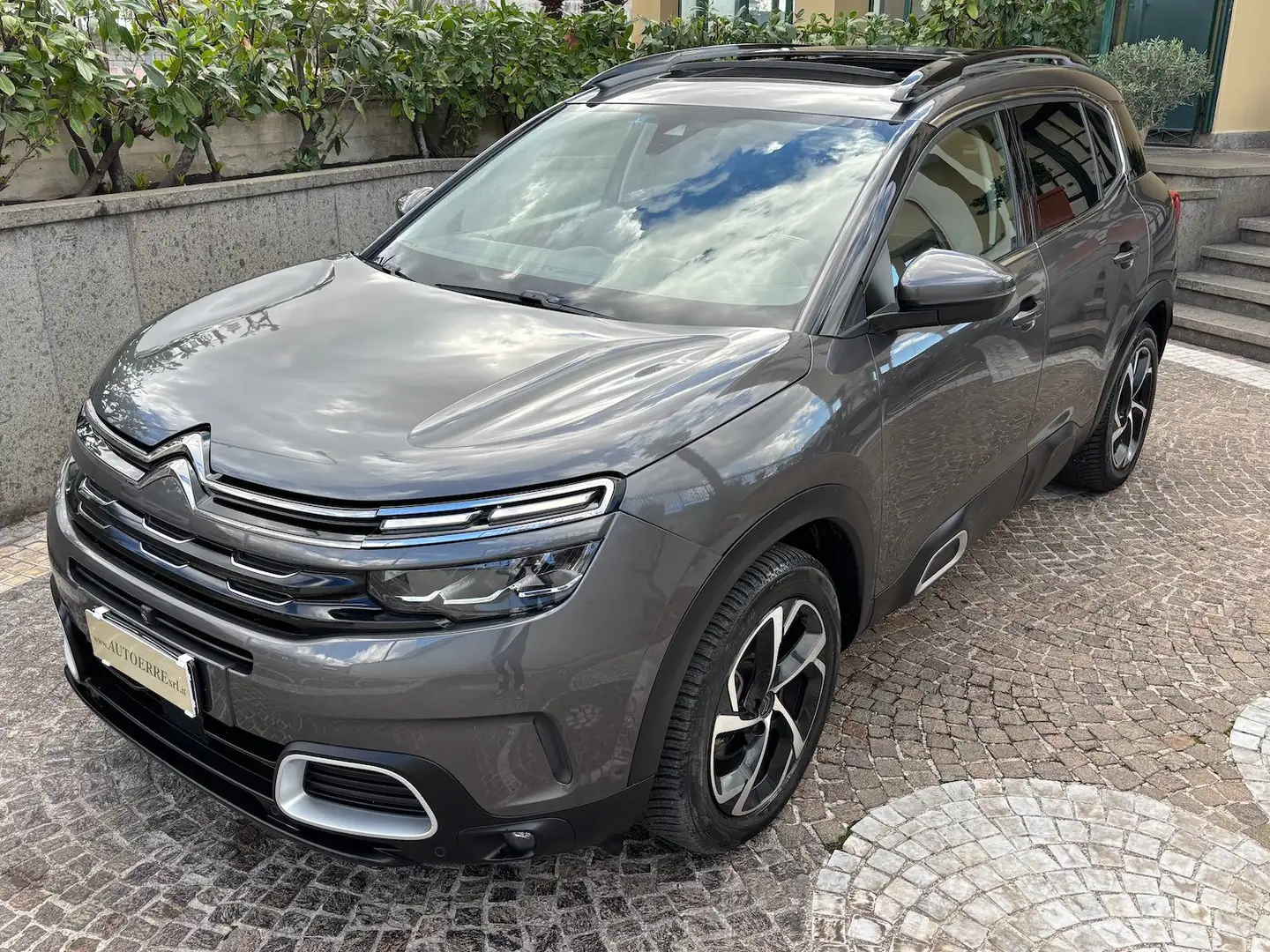Citroen C5 Aircross C5 Aircross I 2018 1.5 bluehdi Shine s Grau - 1