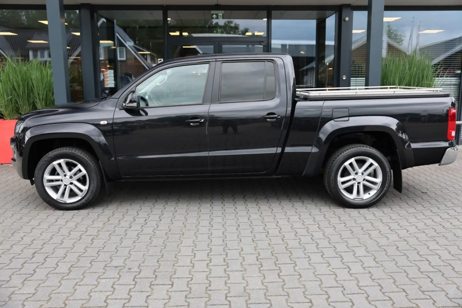 Volkswagen Amarok 2.0 TDI DUBBEL CABIN HIGHLINE A/T 5 SITZ 4WD VAN Zwart - 2