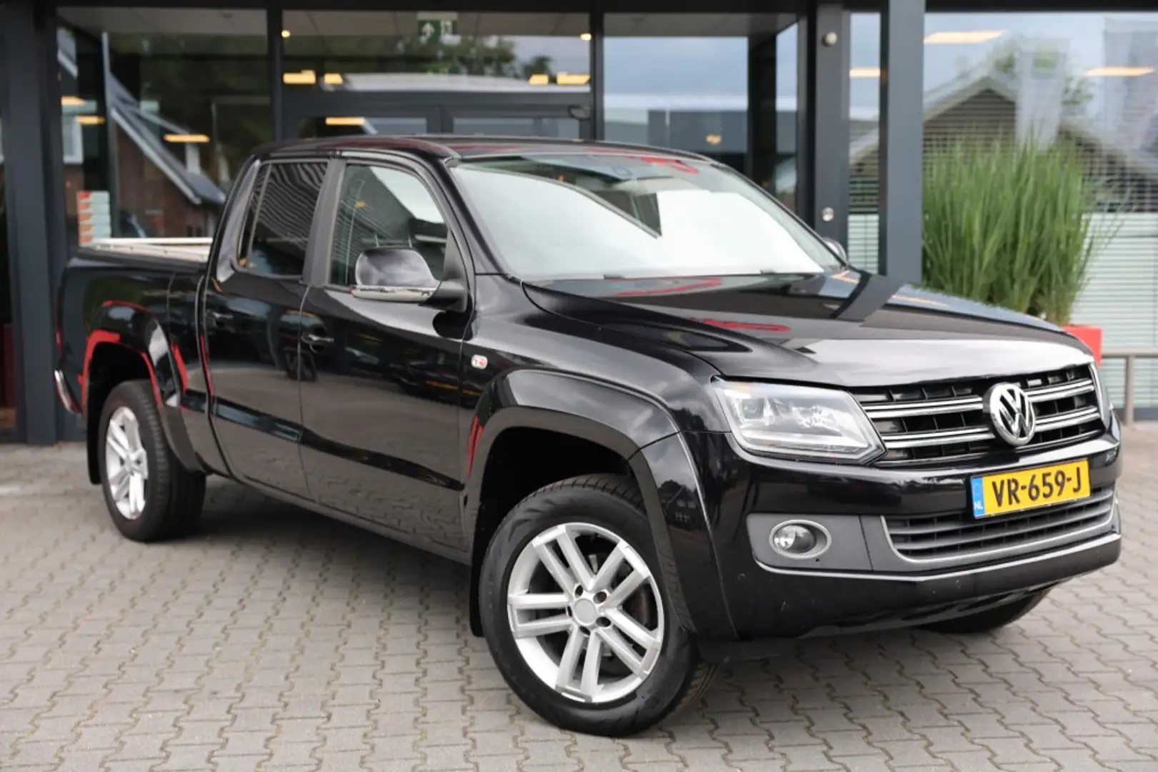 Volkswagen Amarok 2.0 TDI DUBBEL CABIN HIGHLINE A/T 5 SITZ 4WD VAN Zwart - 1
