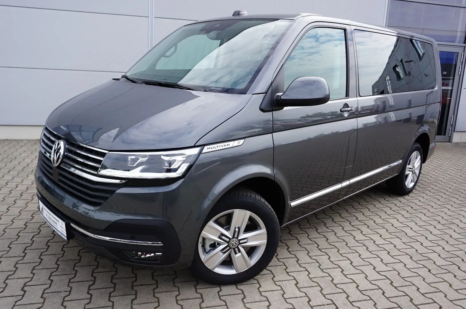 Volkswagen T6.1 Multivan Comfortline 4Motion 2.0 TDI 7-Gang DSG AHK,Sthz Сірий - 2