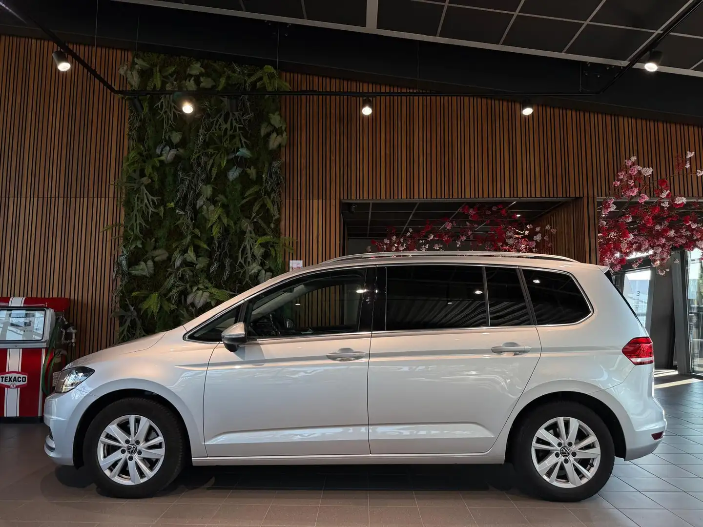 Volkswagen Touran 1.5 TSI Highline 7p Grau - 2