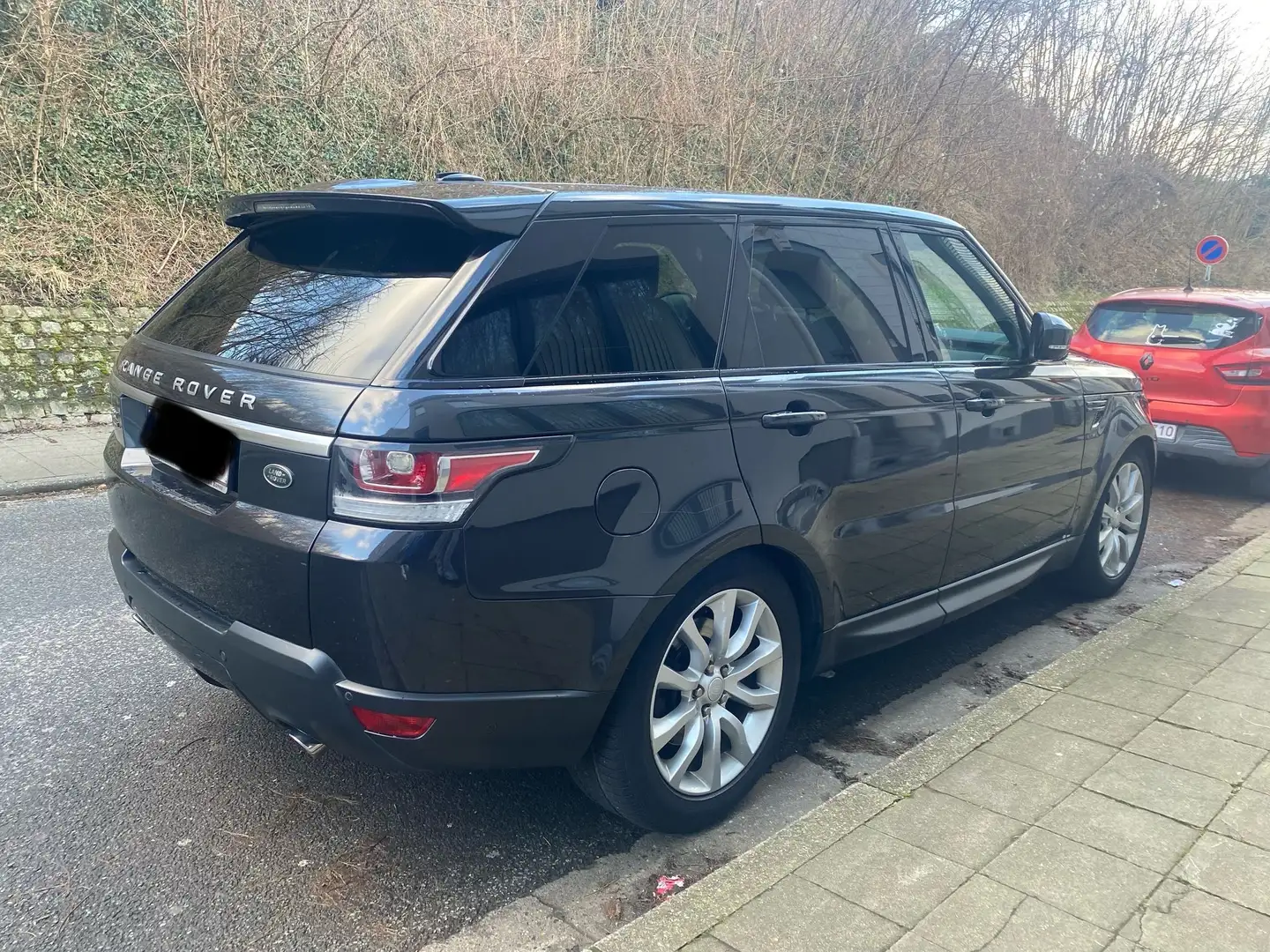 Land Rover Range Rover Sport 3.0 TDV6 HSE Dynamic Šedá - 2