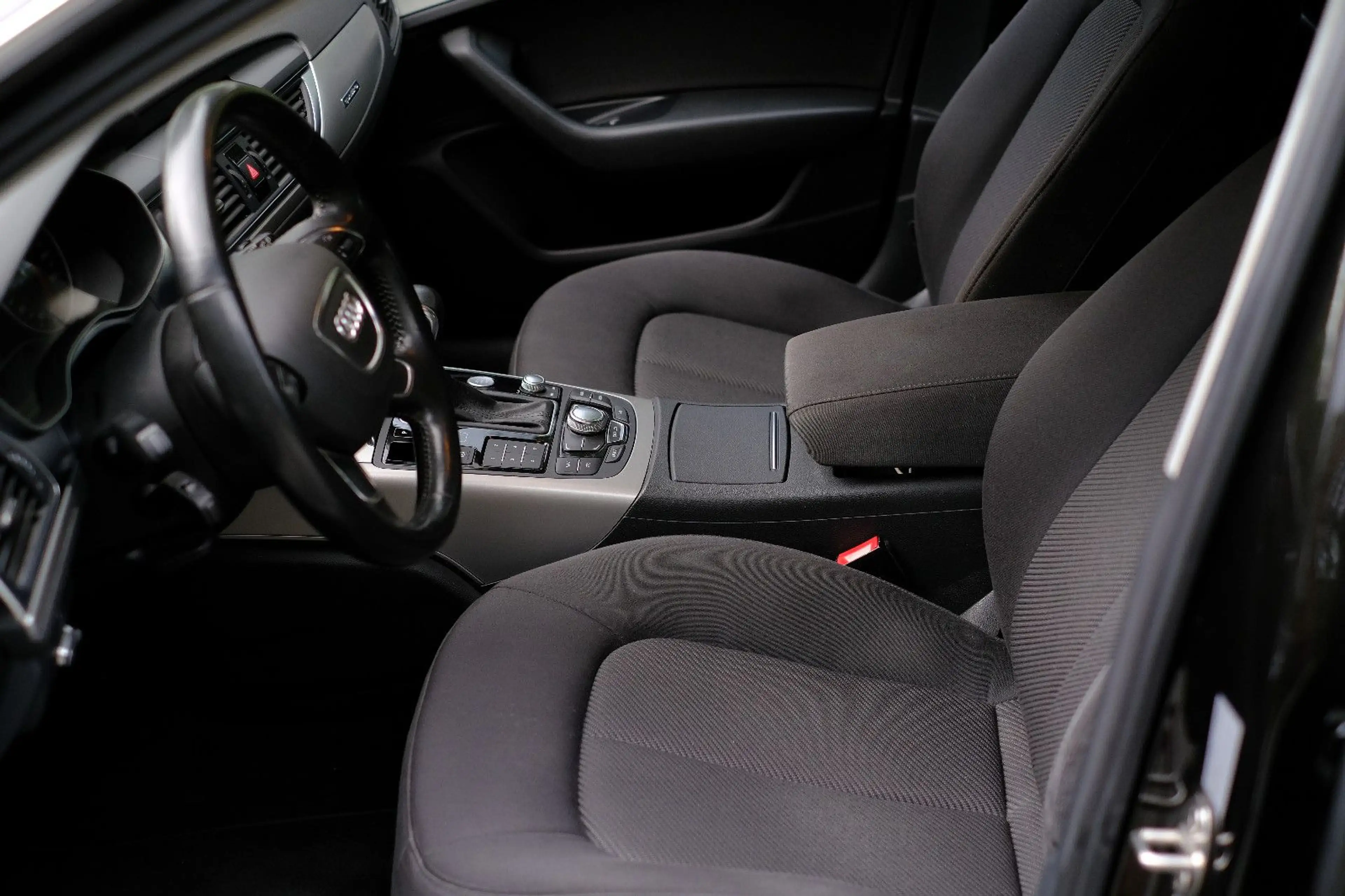 Audi A6 3.0TDI quattro S tronic Avant 1.Hand DAB LED — photo 15