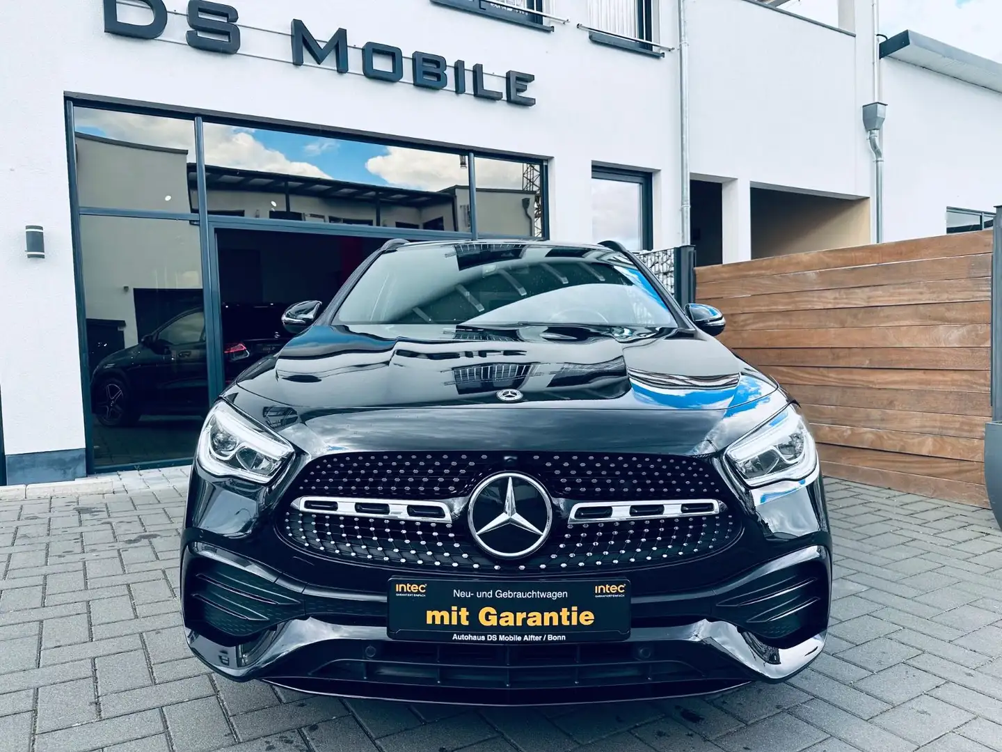 Mercedes-Benz GLA 250 4Matic AMG Line/Pano/Night/Burmester Noir - 2