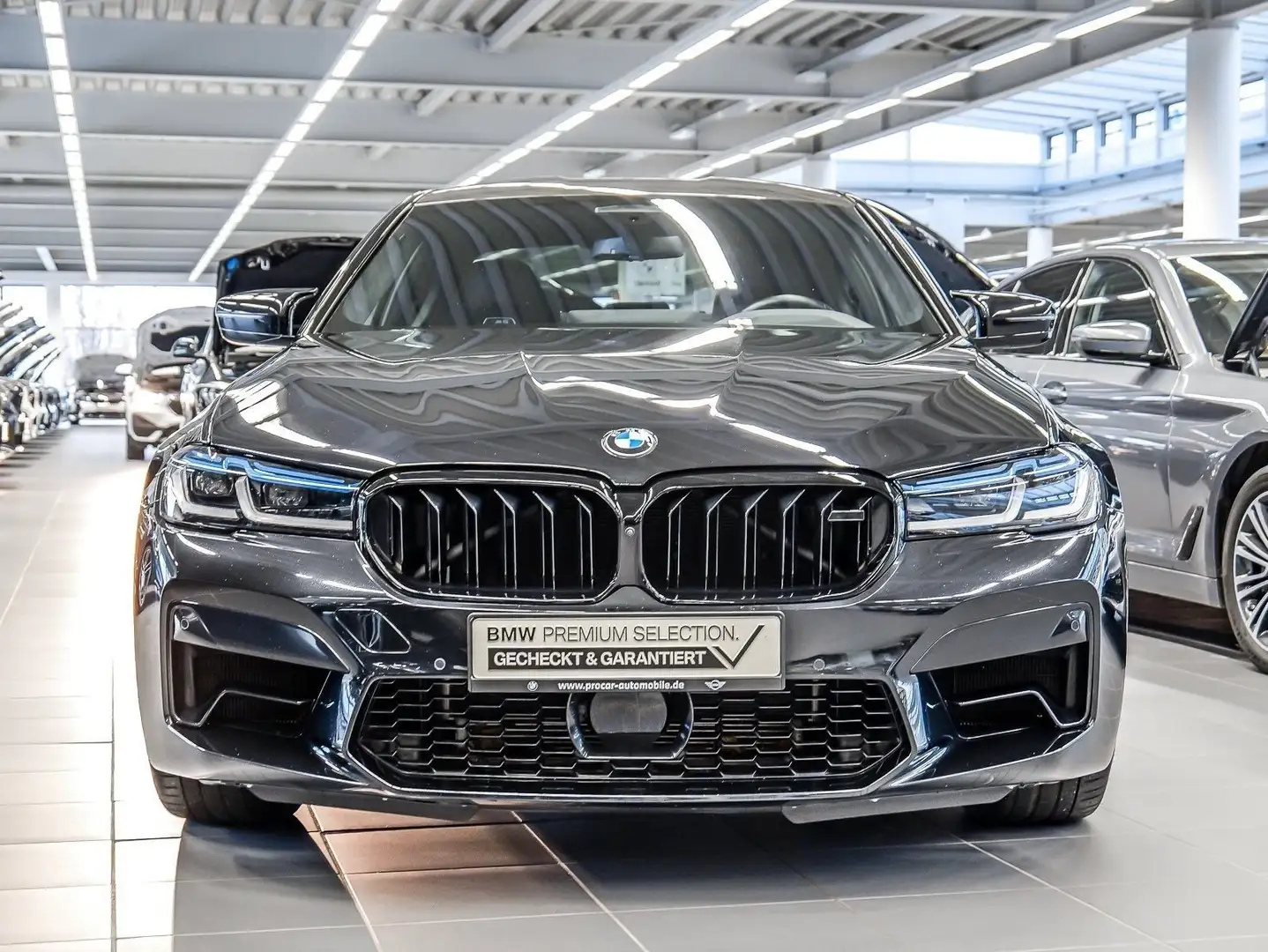 BMW M5 5er Schwarz - 2