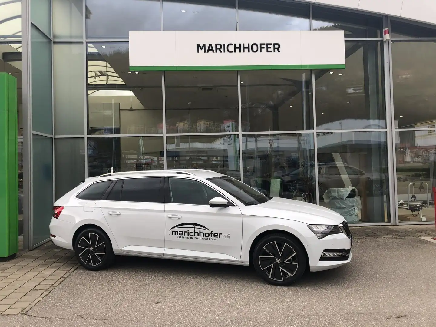 Skoda Superb Style TDI DSG Weiß - 2