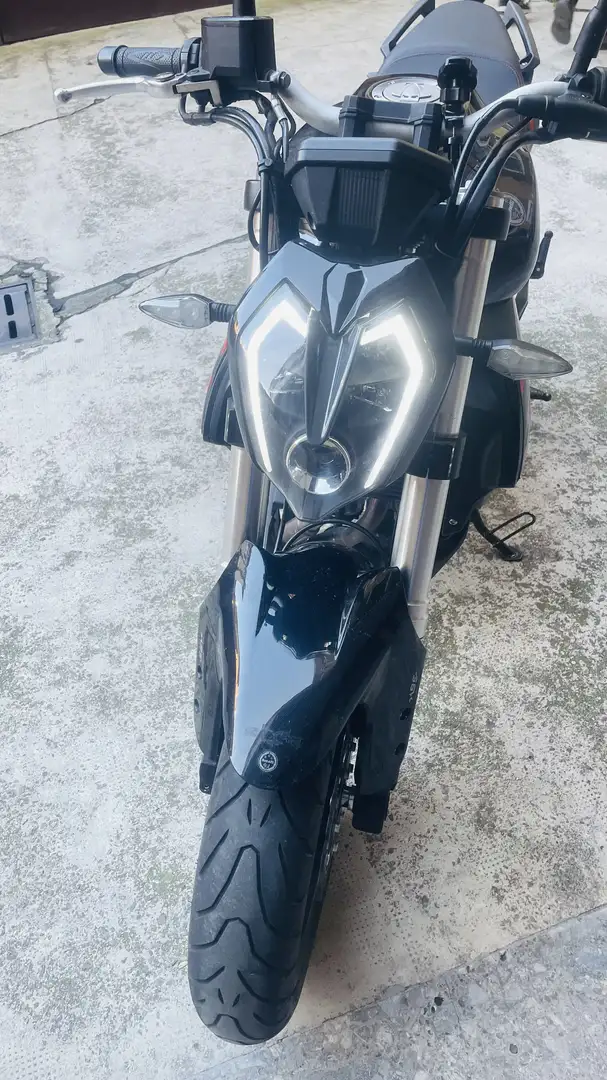Benelli BN 302 Benelli 302S ABS Negru - 1