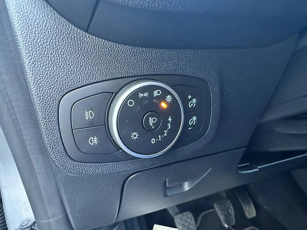 Ford Fiesta Active — photo 9