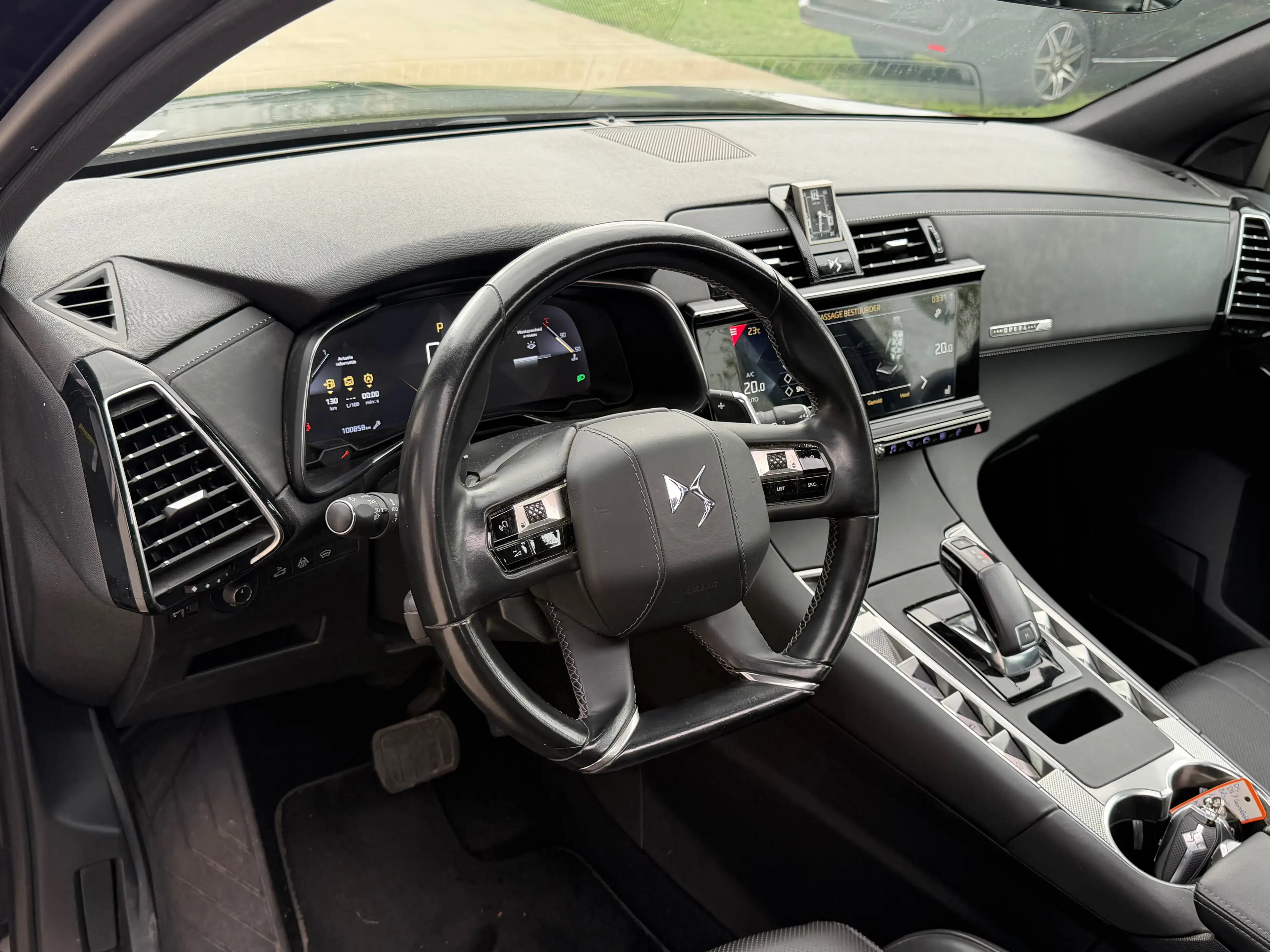 DS Automobiles DS 7 Crossback 1.6 PureTech OPERA Euro 6d/ CARPLAY/ CAM/ PANO/ LEDER — photo 9
