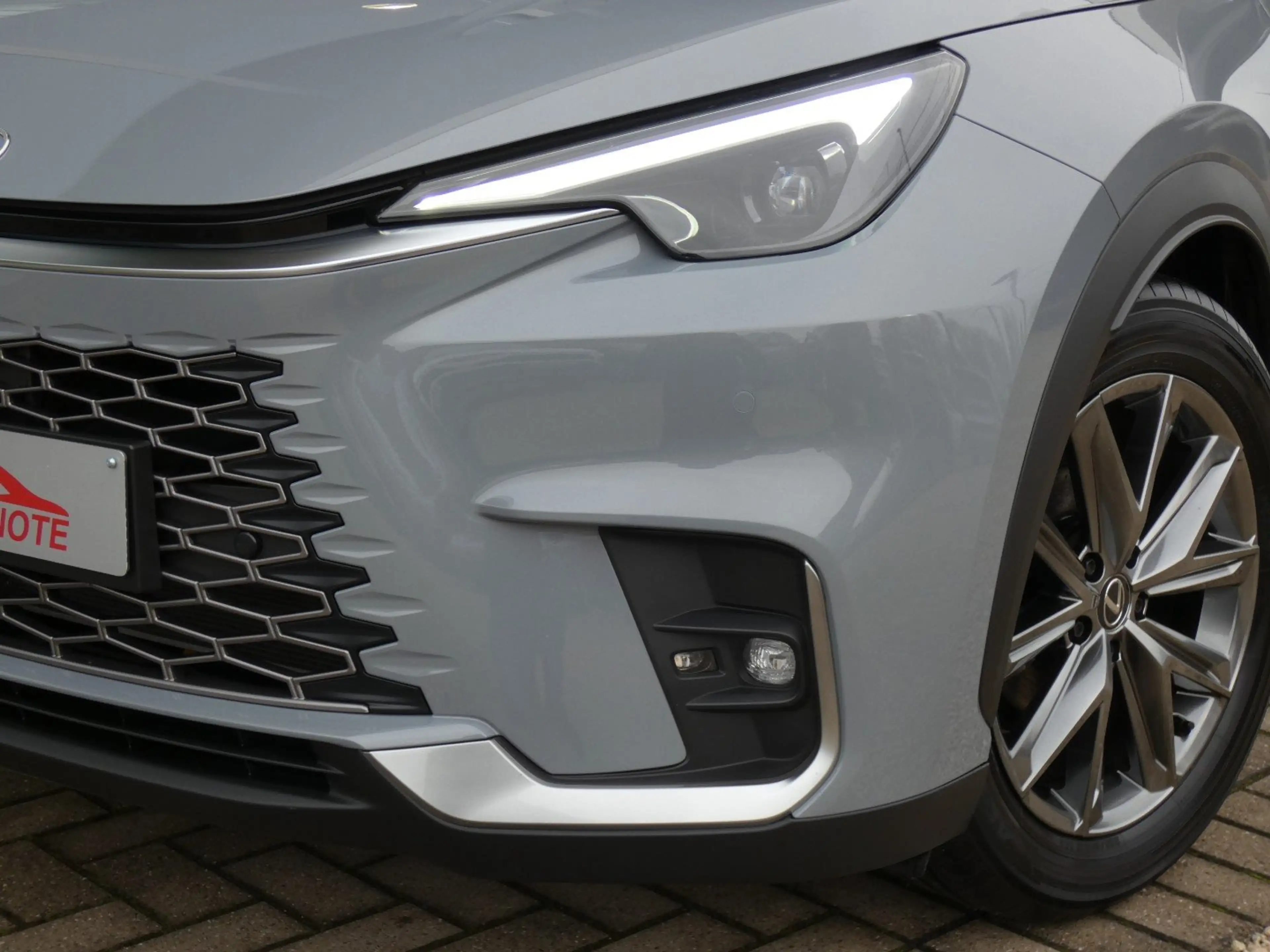 Lexus LBX Hybrid Relax +Executive pack *LEDER+Elektr koffer* — photo 3