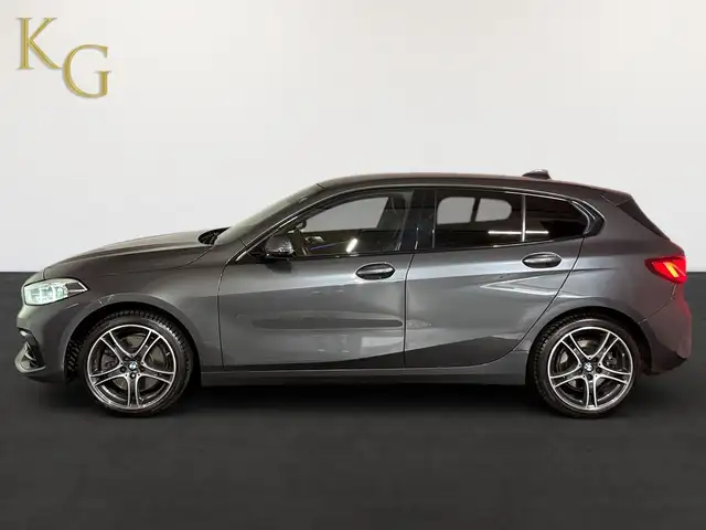BMW 1 Series view 4