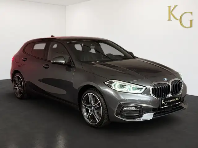 BMW 1 Series view 10