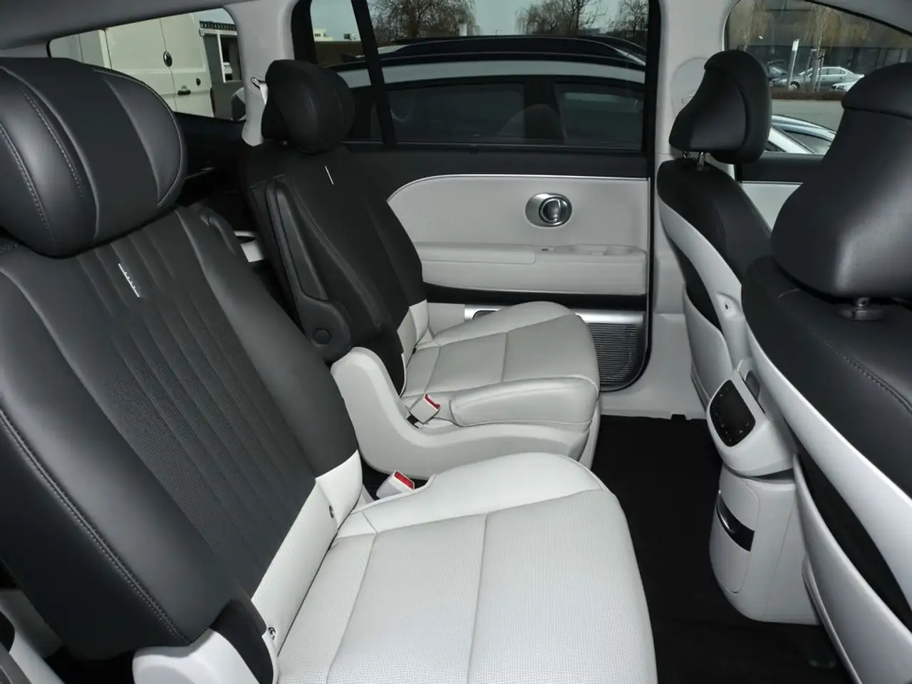 Hyundai IONIQ 9 UNIQ PERFORMANCE PANO RELAX 6-SITZE 5