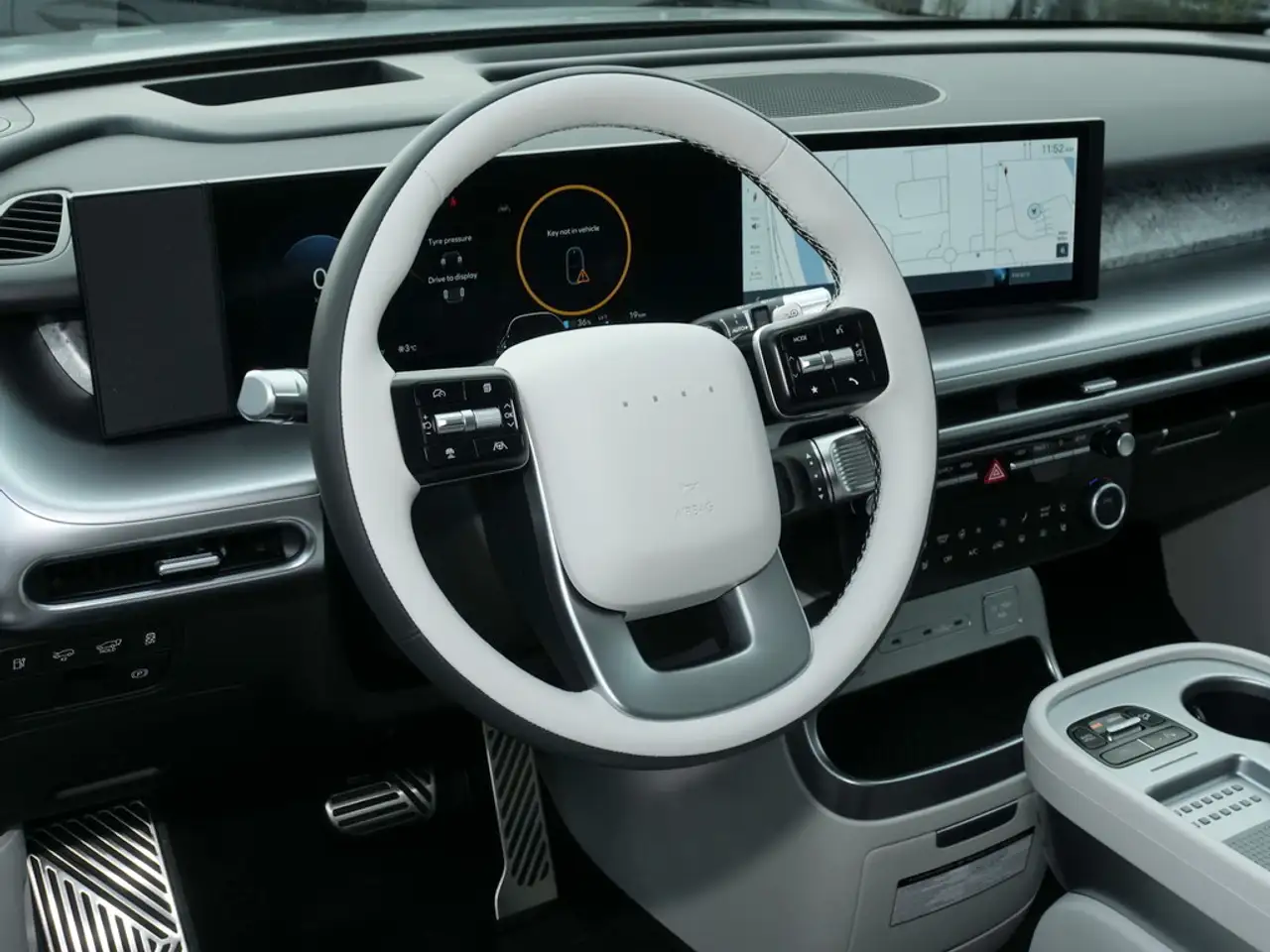 Hyundai IONIQ 9 UNIQ PERFORMANCE PANO RELAX 6-SITZE 6