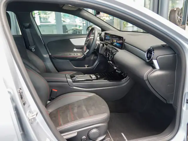 Mercedes-Benz A-Class view 9