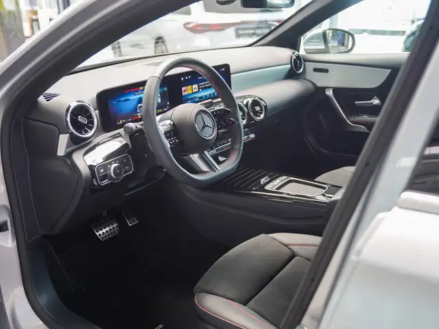 Mercedes-Benz A-Class view 15