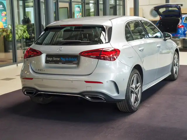 Mercedes-Benz A-Class view 3