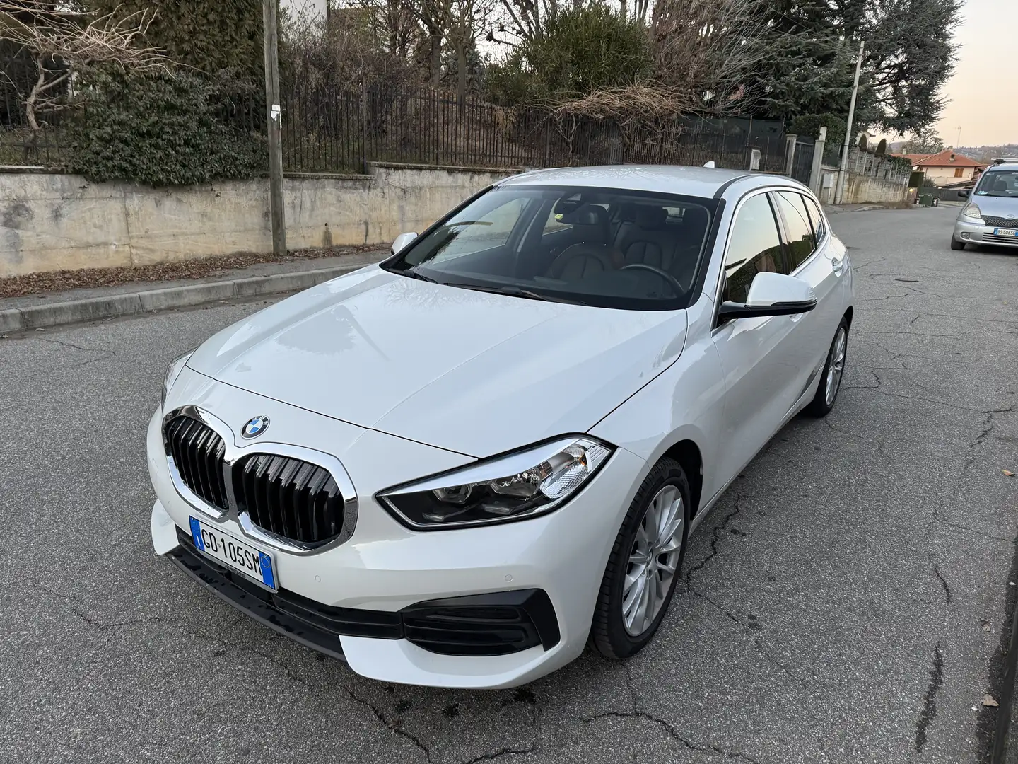 BMW 120 120d xdrive Luxury auto Bianco - 1