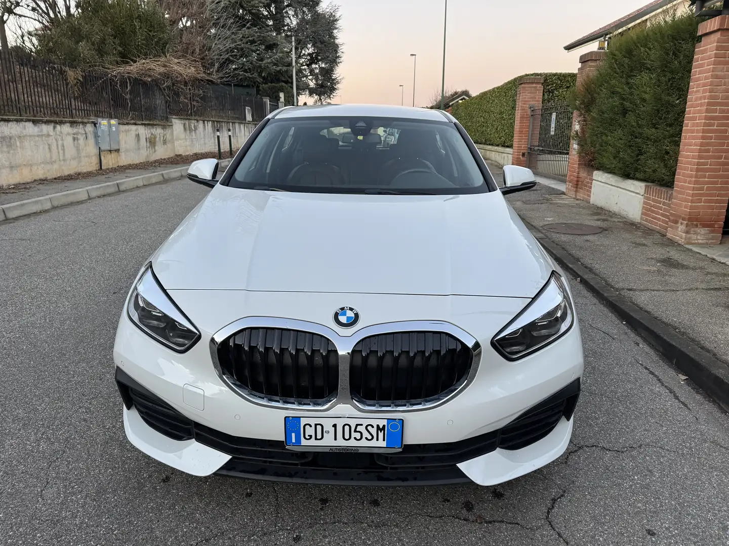 BMW 120 120d xdrive Luxury auto Bianco - 2