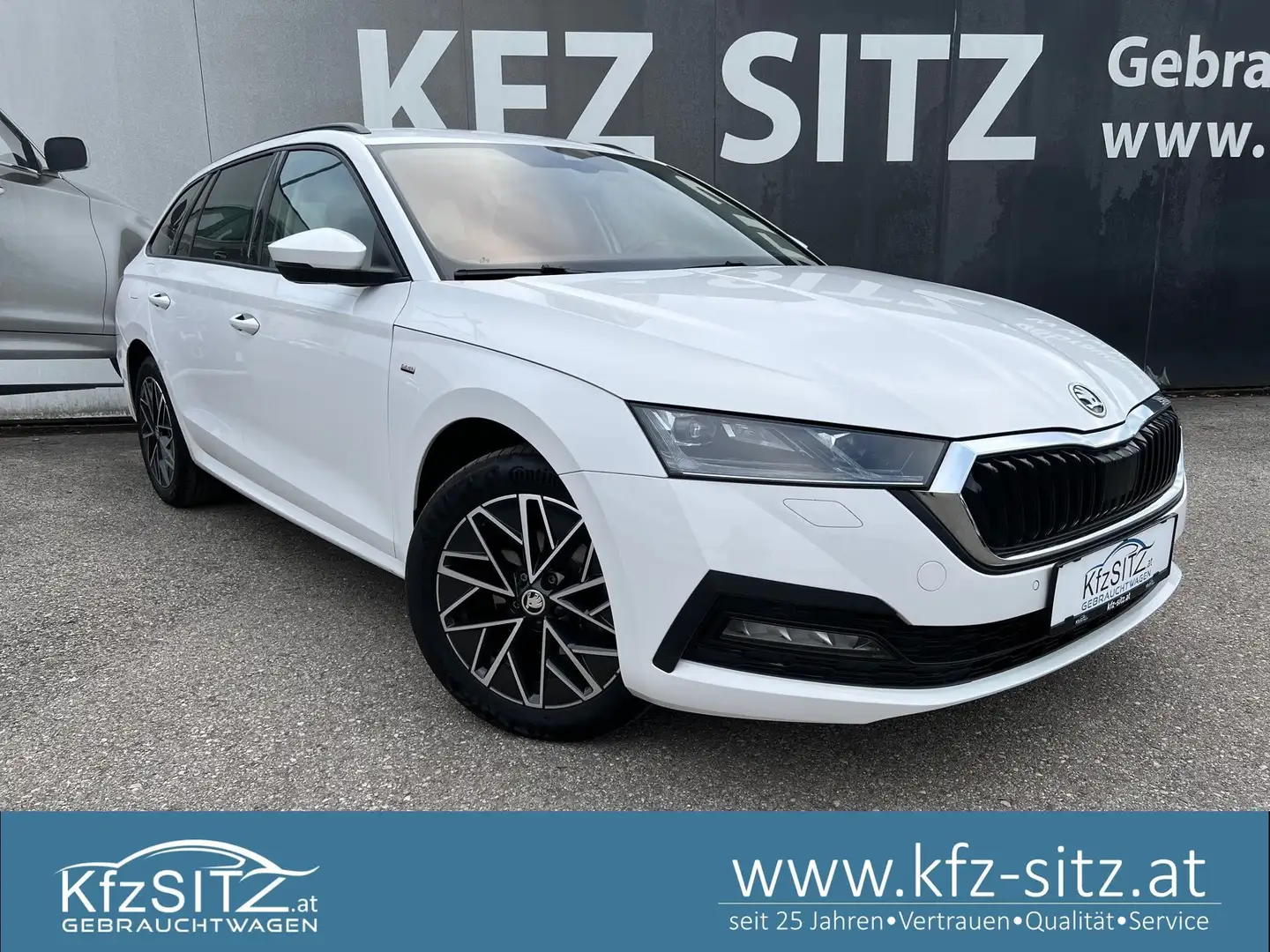 Skoda Octavia Combi 2,0 TDI DSG | AHK*MATRIX Weiß - 1