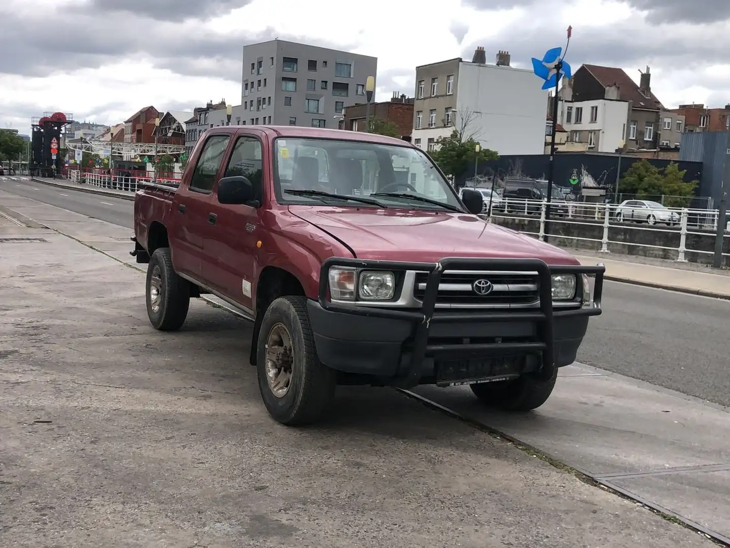 Toyota Hilux 2.4 TD 4WD Rot - 1