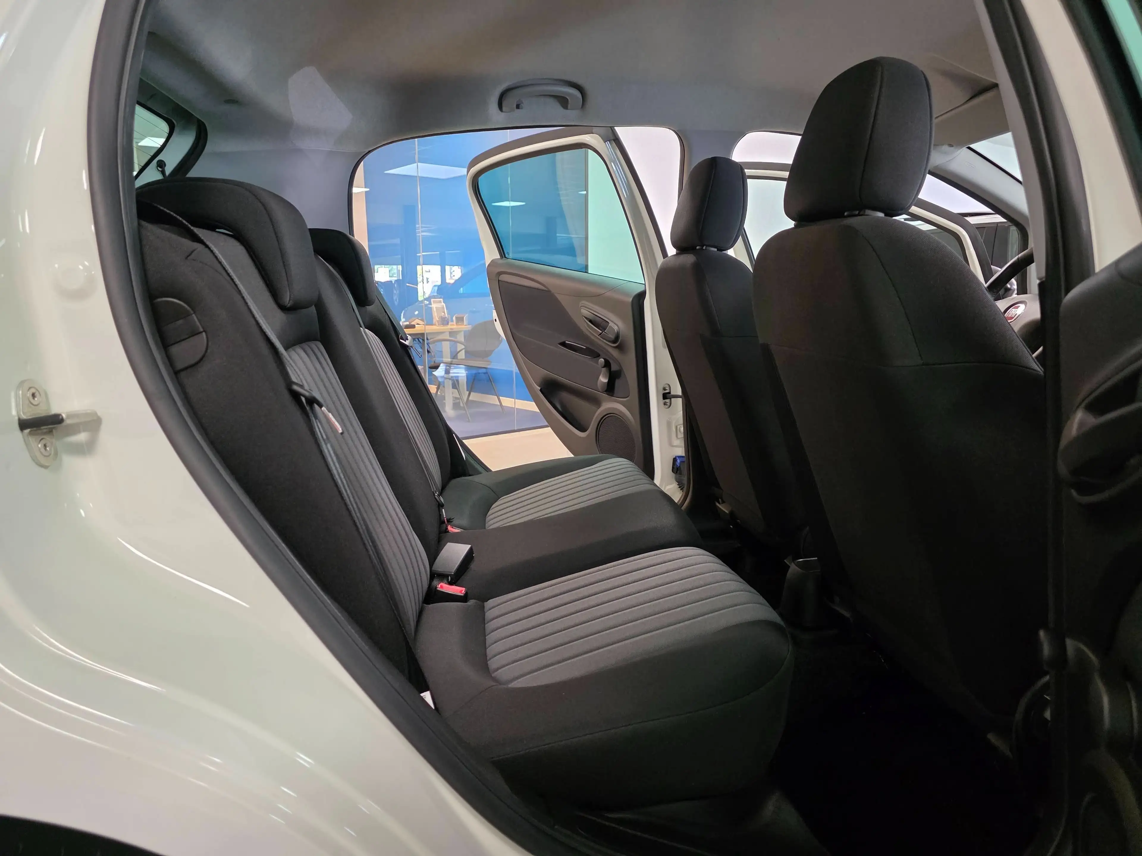 Fiat Punto Punto 1.2 Benzine / Camera / Digitale Airco — photo 9