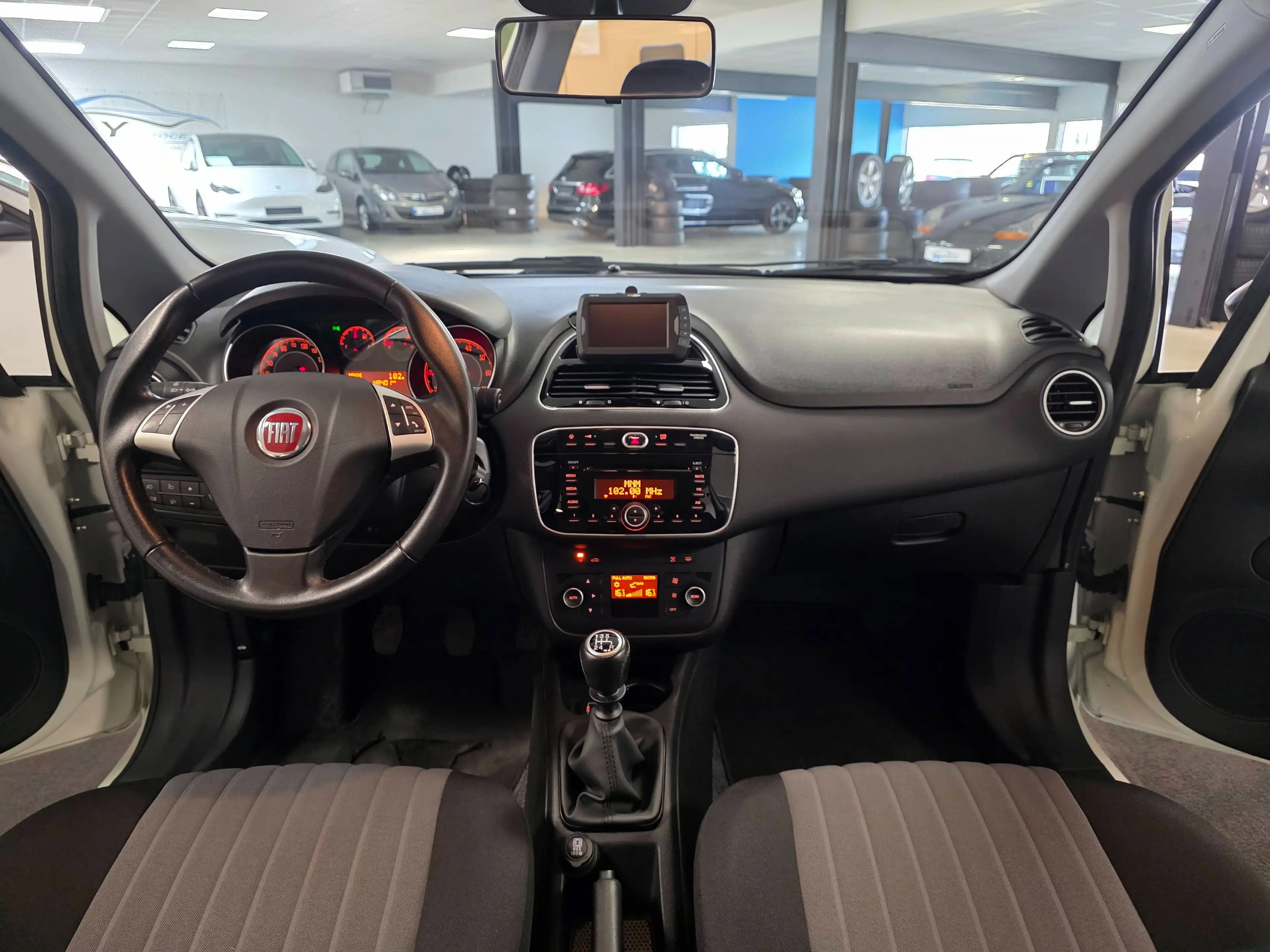 Fiat Punto Punto 1.2 Benzine / Camera / Digitale Airco — photo 10