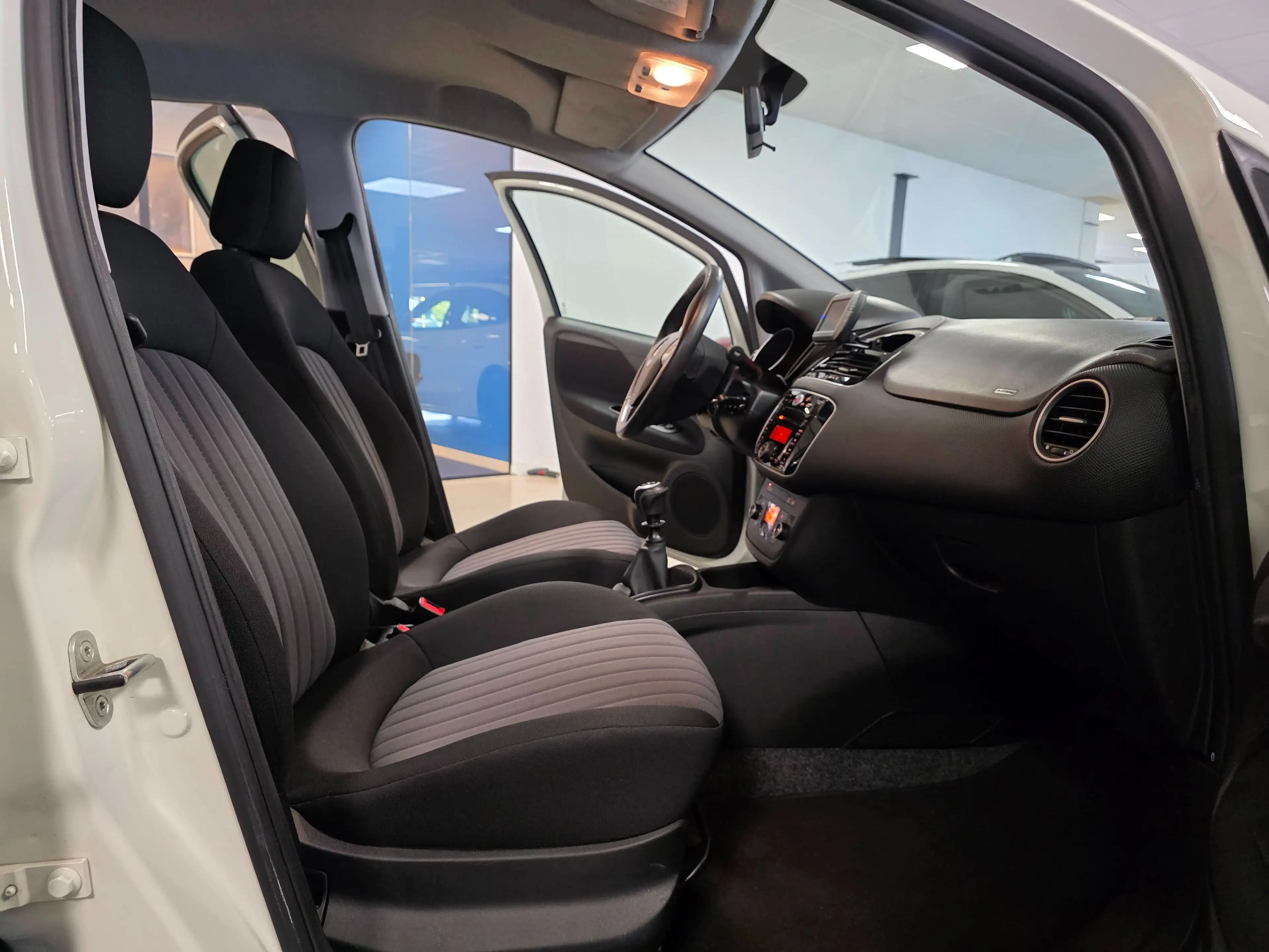 Fiat Punto Punto 1.2 Benzine / Camera / Digitale Airco — photo 12