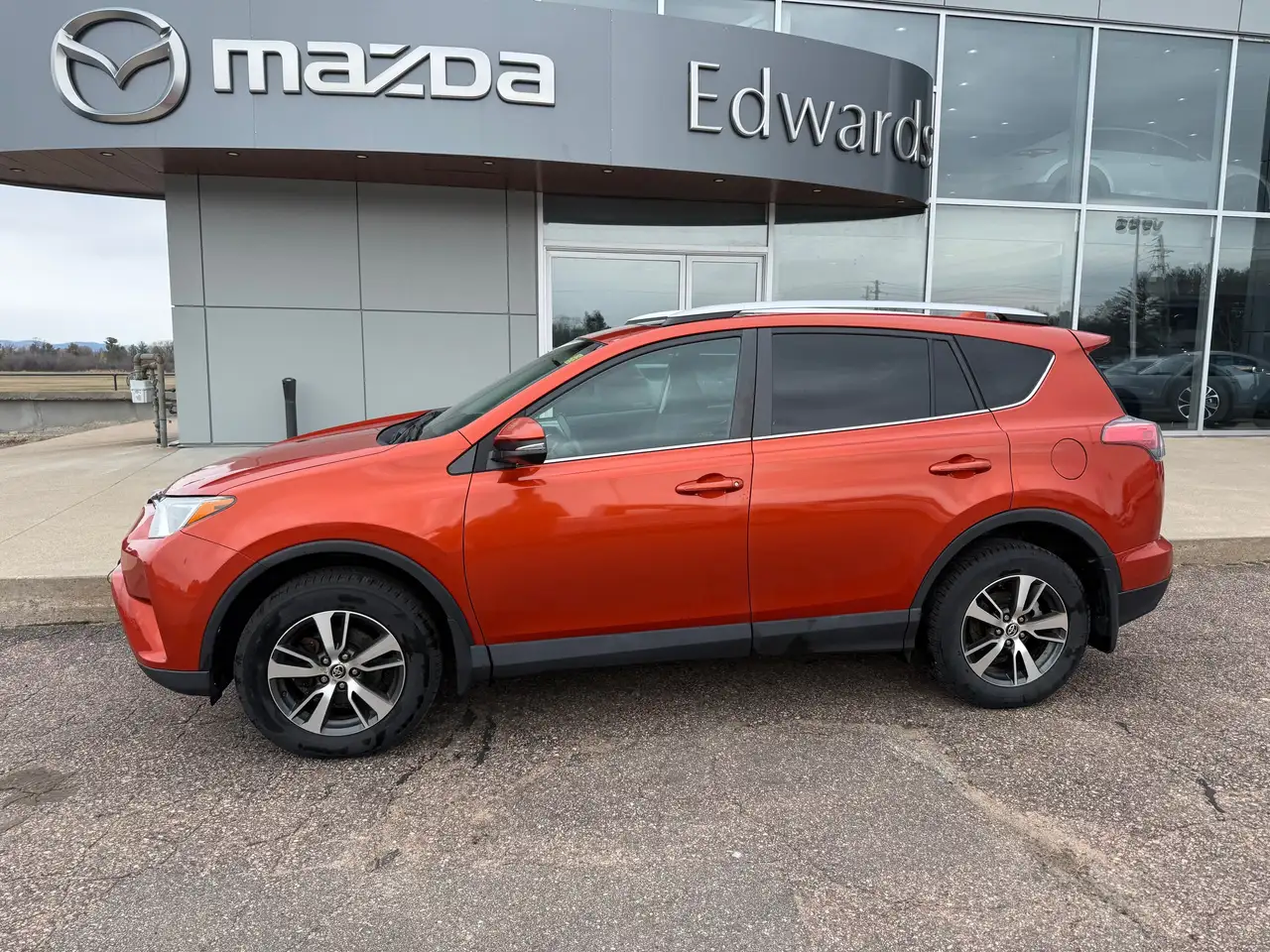Toyota RAV 4 снимка Toyota RAV 4