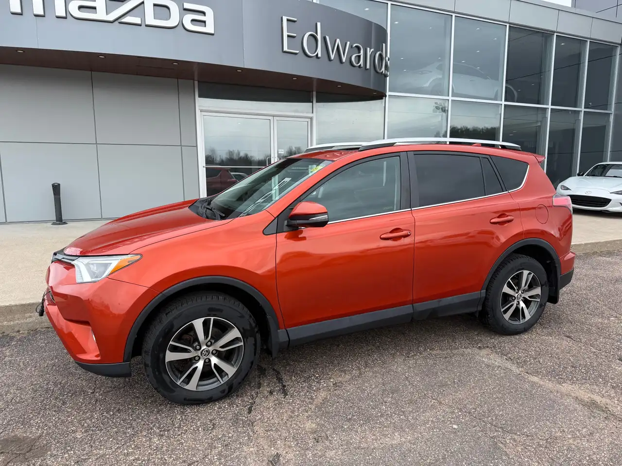 Toyota RAV 4 снимка Toyota RAV 4
