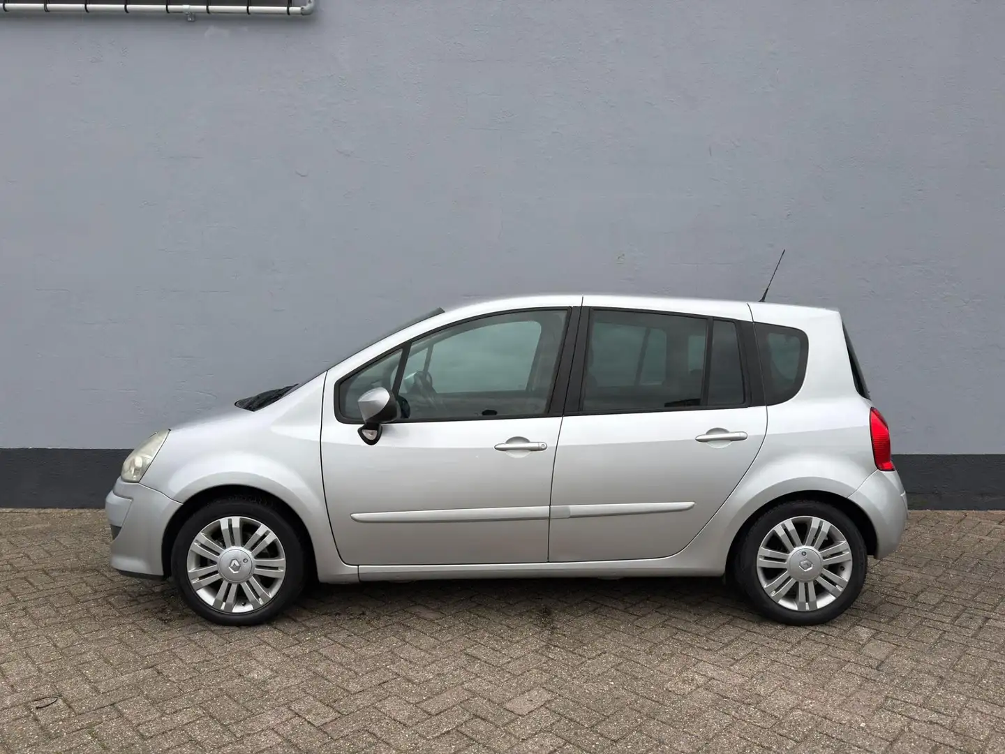 Renault Grand Modus 1.2 TCE Exception Grau - 2