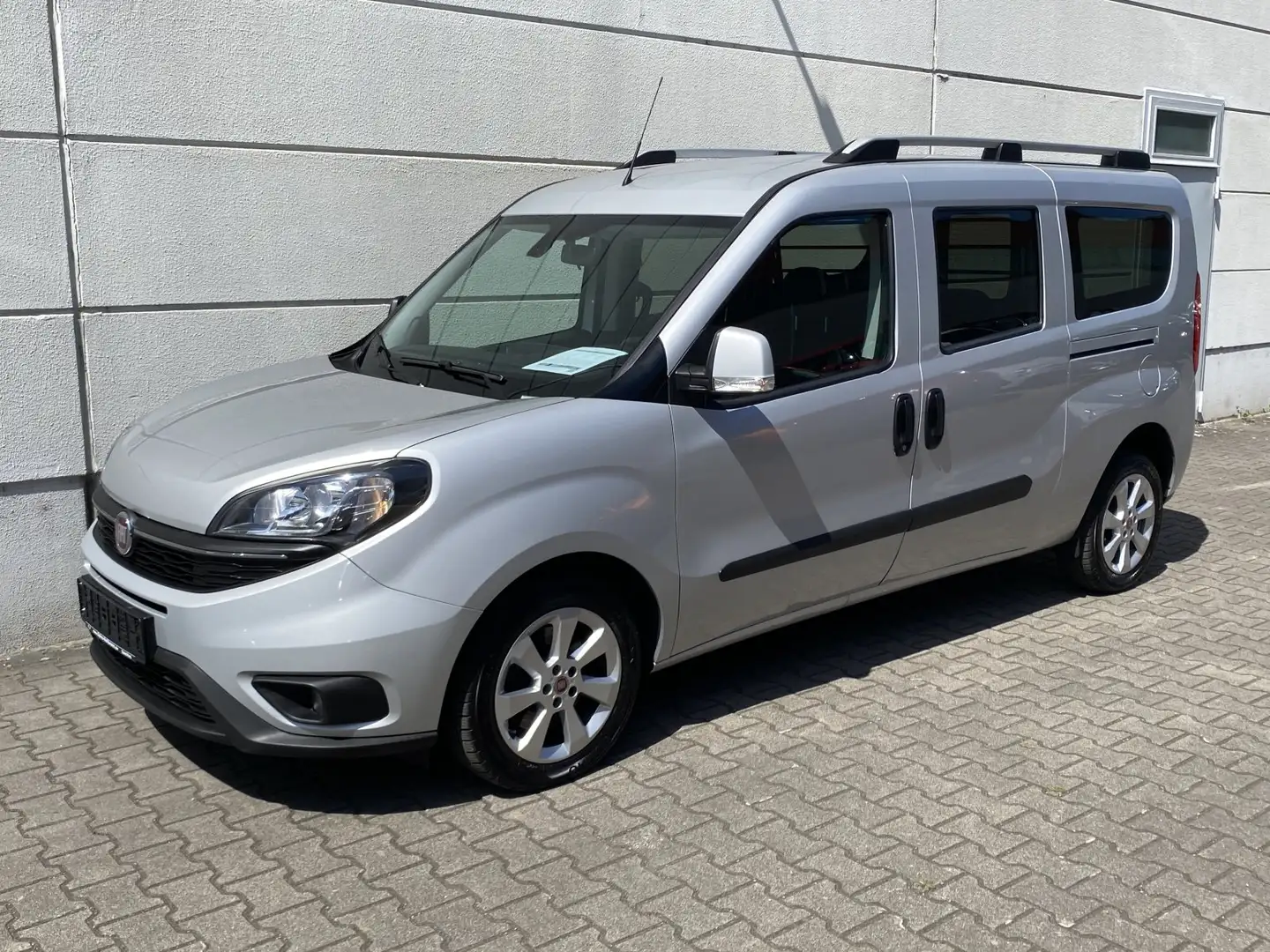 Fiat Doblo 1.6 Multijet  SX Maxi Nav RKam DAB Shz Tmat EU6d Silber - 2