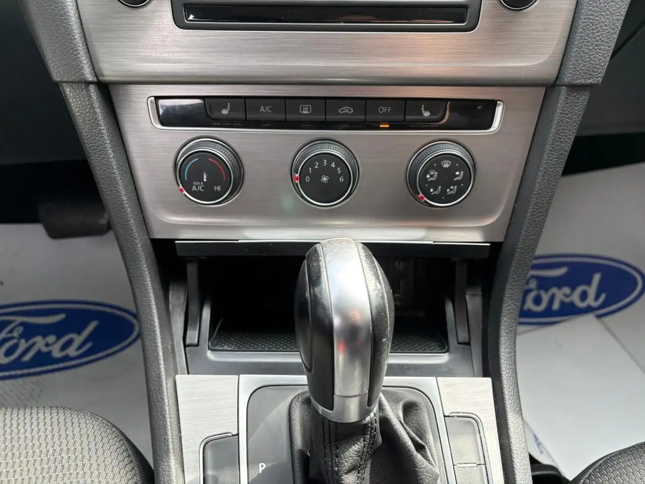Volkswagen Golf photo Volkswagen Golf