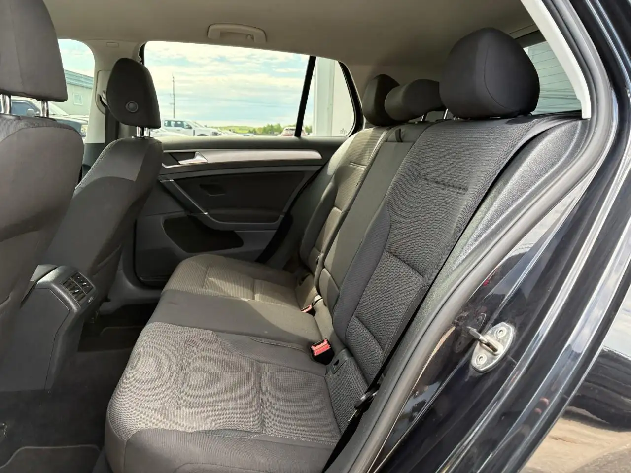 Volkswagen Golf photo Volkswagen Golf