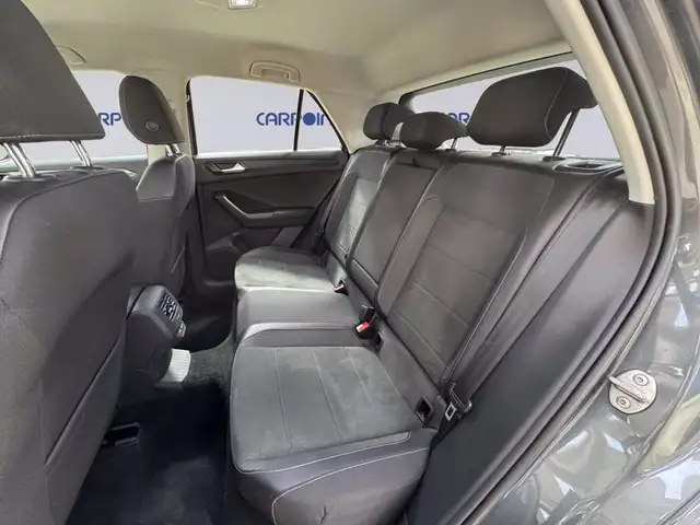 Volkswagen T-Roc view 14