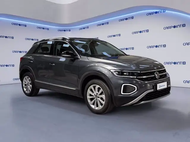 Volkswagen T-Roc view 8