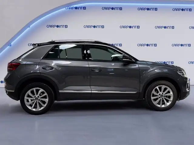 Volkswagen T-Roc view 7