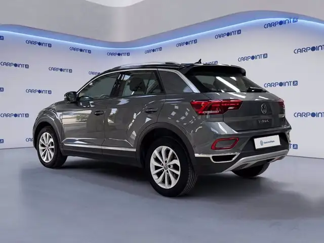 Volkswagen T-Roc view 4
