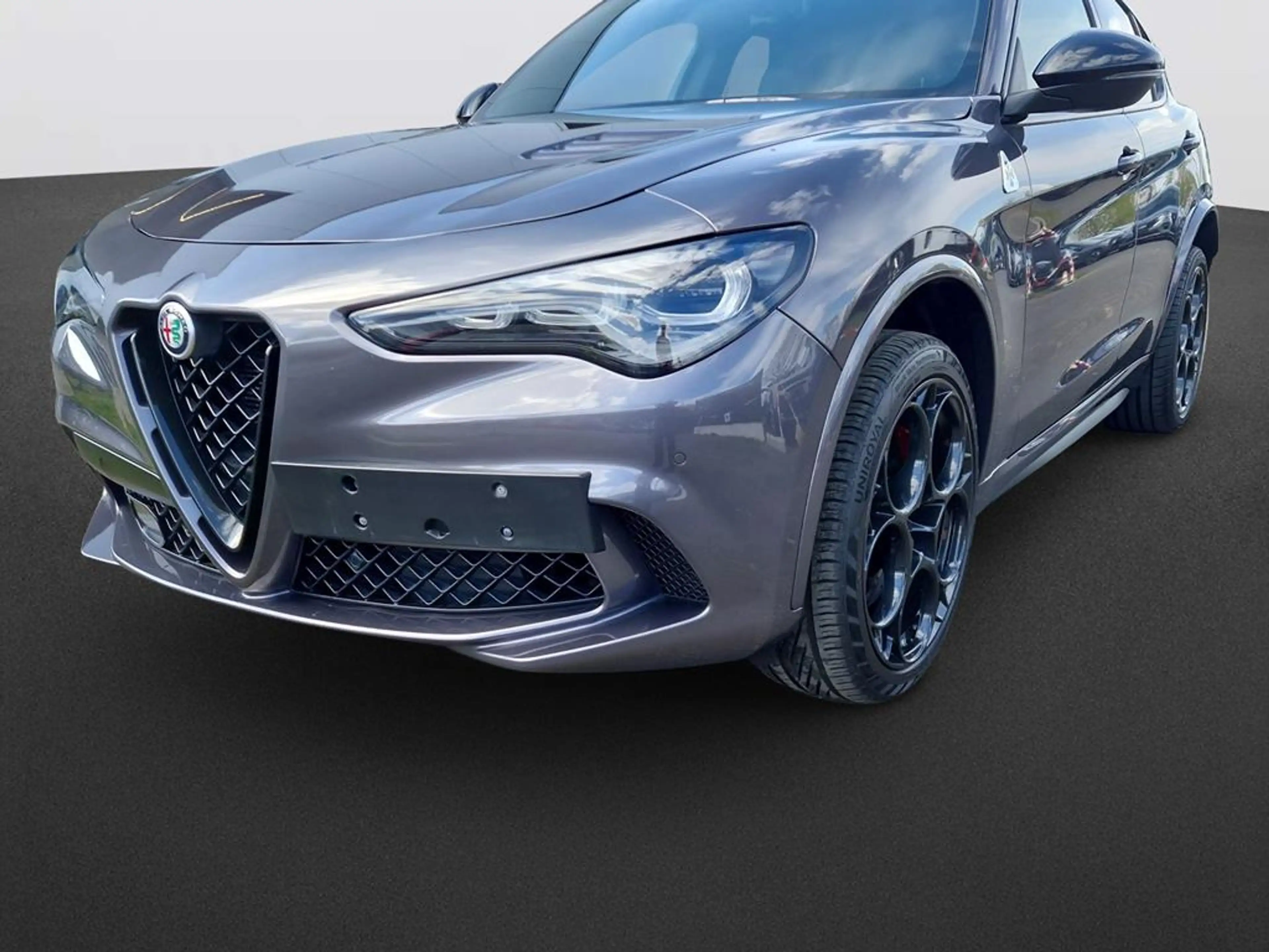 Alfa Romeo Stelvio Quadrifoglio MY24 QUADRIFOGLIO 2.9 V6 Bi-Turbo 382 — photo 9