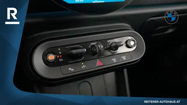Mini Hatch view 21