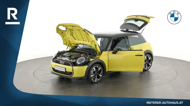 Mini Cooper Cooper view 9