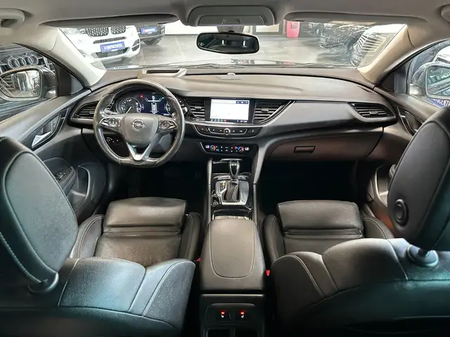 Opel Insignia view 7