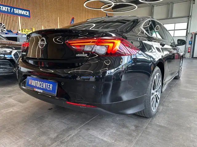 Opel Insignia view 2