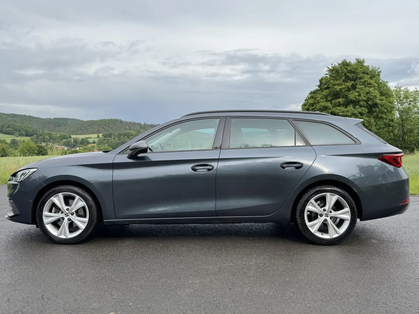 SEAT Leon 2.0 TDI,Sportpaket,Sitzheizung,Kamera,Navi Grijs - 2